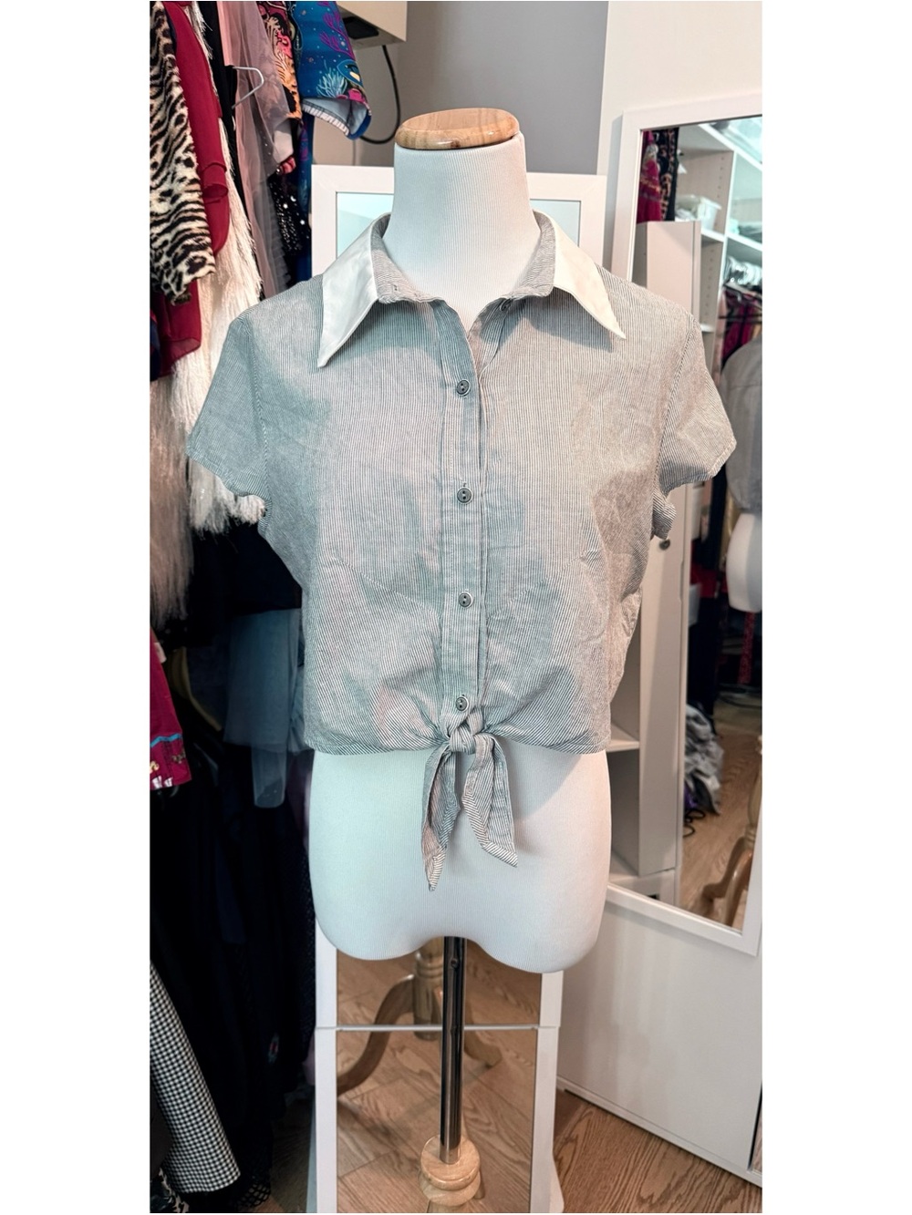 NWOT Jennifer Glasgow Striped Tie-Front Button Up Collared Blouse Size Medium